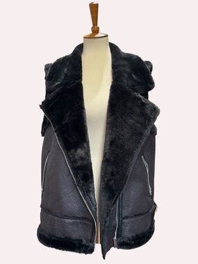House of Harlow 1960 Black Faux Shearling Zip Vest #307